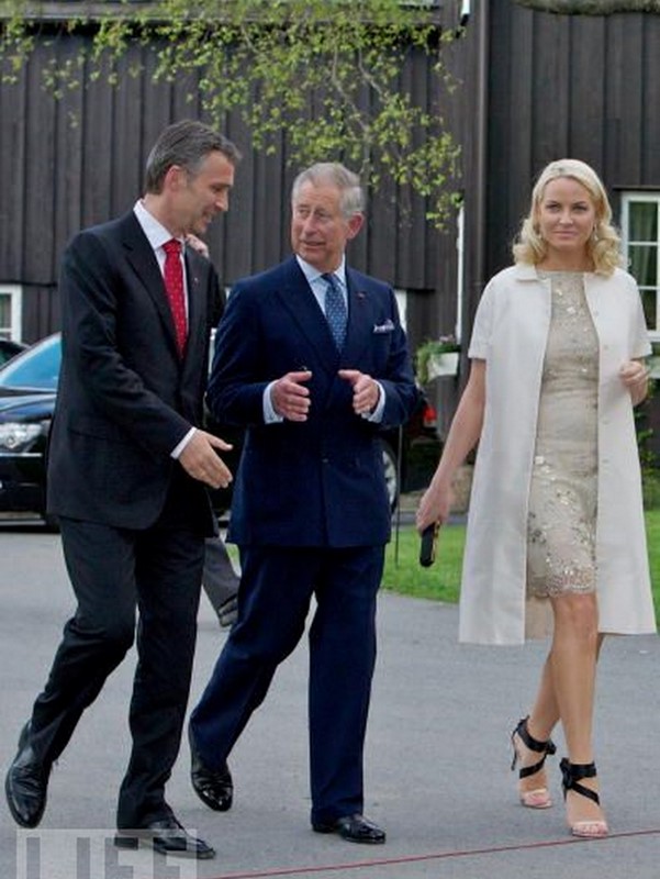 crown-princess-mette-marit-of-norway-prince-charles-prince-of-wales-jens-stoltenberg-the-prince-of-wales-attends-dinner-with-heads-of-state-government-in-oslo-photo-life_file.jpg